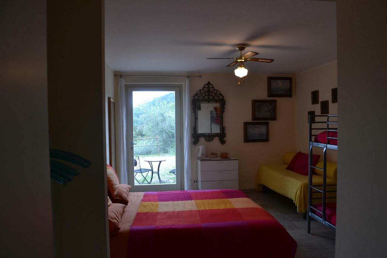 Joie De Vivre Bed and Breakfast Calice Ligure Exteriör bild